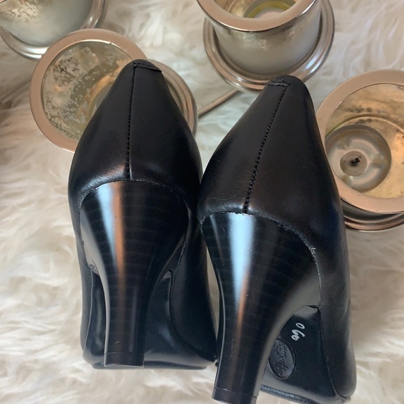 EURO Soft By Sofft Black patent Leather Heels Peep Toe Shoes Size 8 - Picture 5 of 15